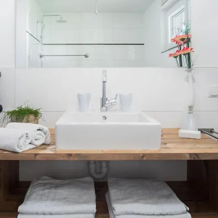 In The Sandra Comfortable *