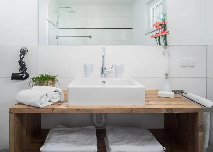 In The Sandra Comfortable *